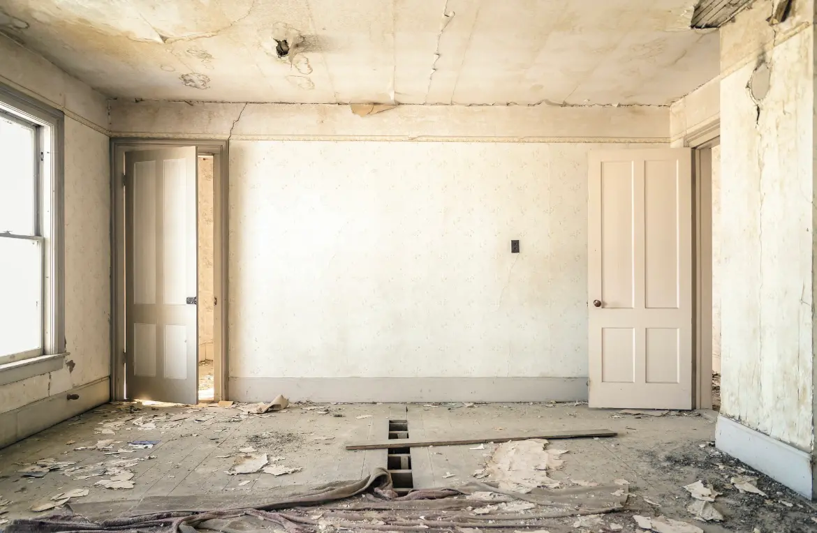 Waste disposal crew managing a cleanout project in Jenks